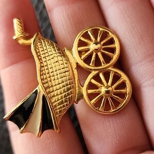 VTG Gold and Black Carriage Brooch